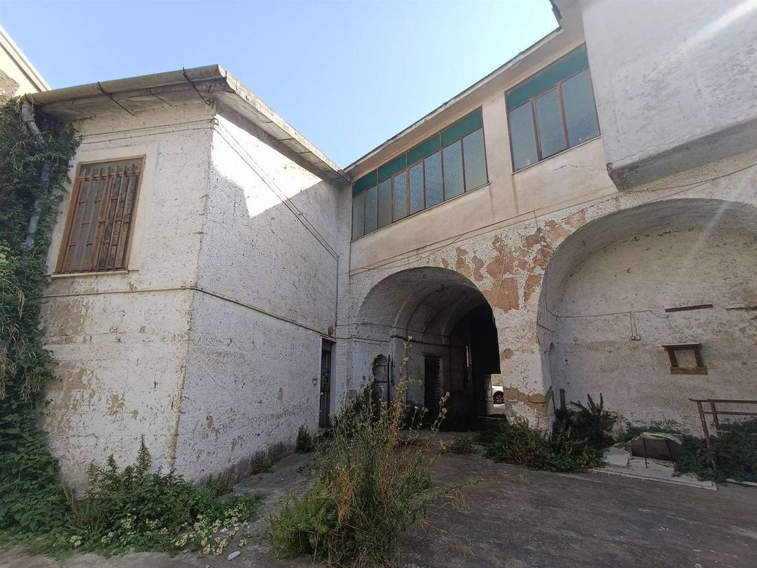 Palazzo in vendita a San Marco Evangelista, Via Gramsci 108