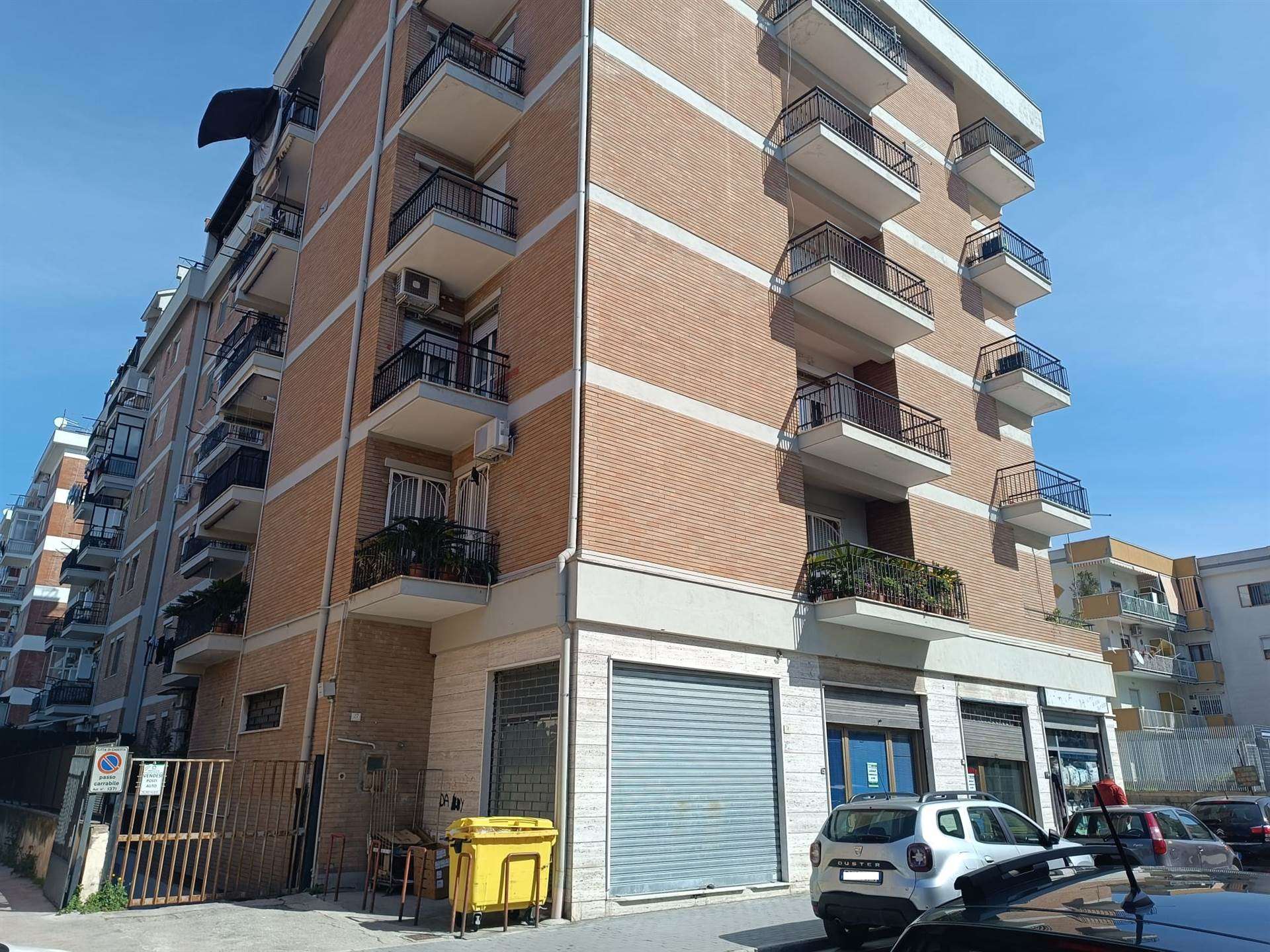 Negozio in vendita a Caserta, Via Tazzoli 31