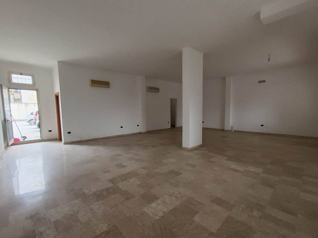 Negozio a Macerata Campania, foto 6